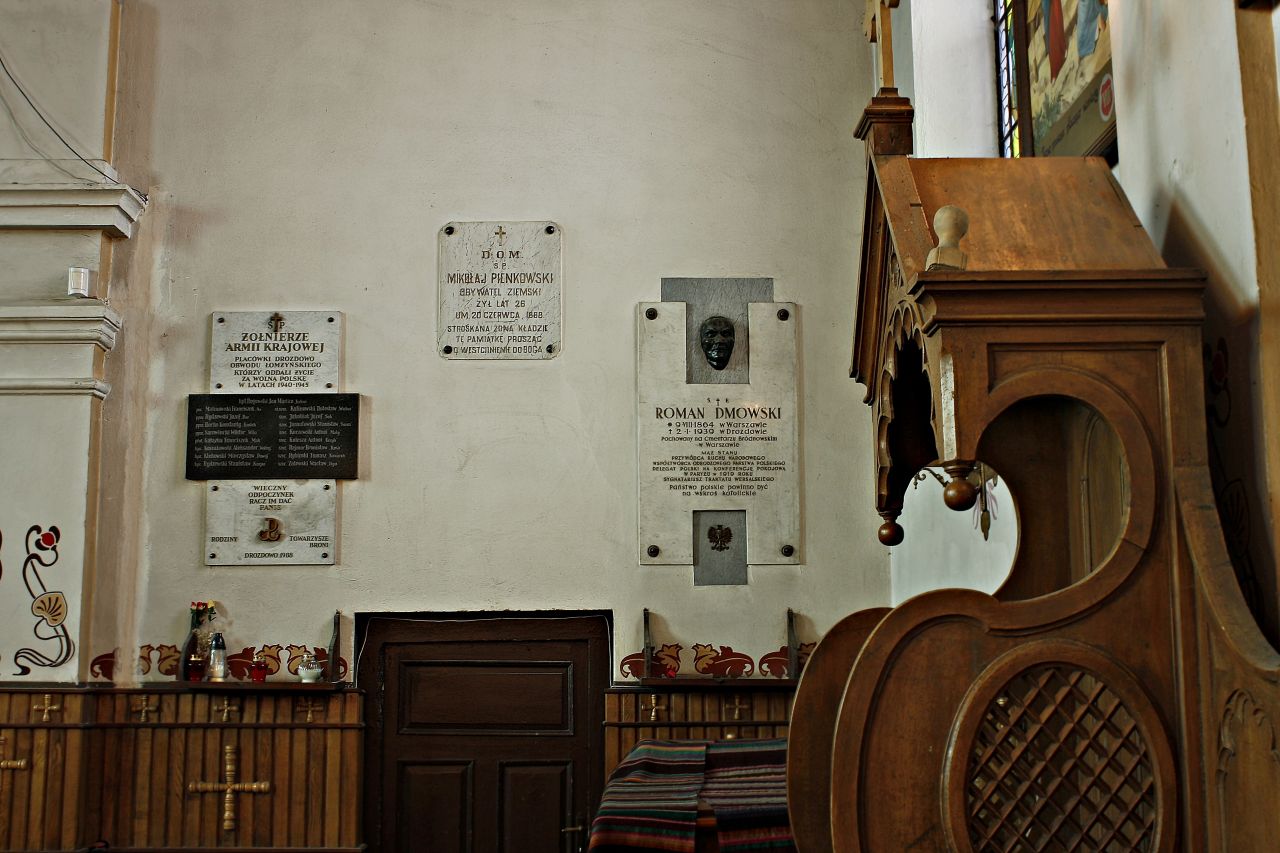 Pamiatkowa tablica Romana Dmowskiego w Kościele w Drozdowie